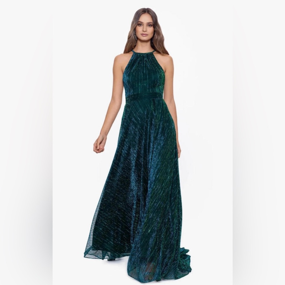 Metallic Halter Gown Jade sz 8. Perfect for holiday parties. IT HAS POCKETS!
